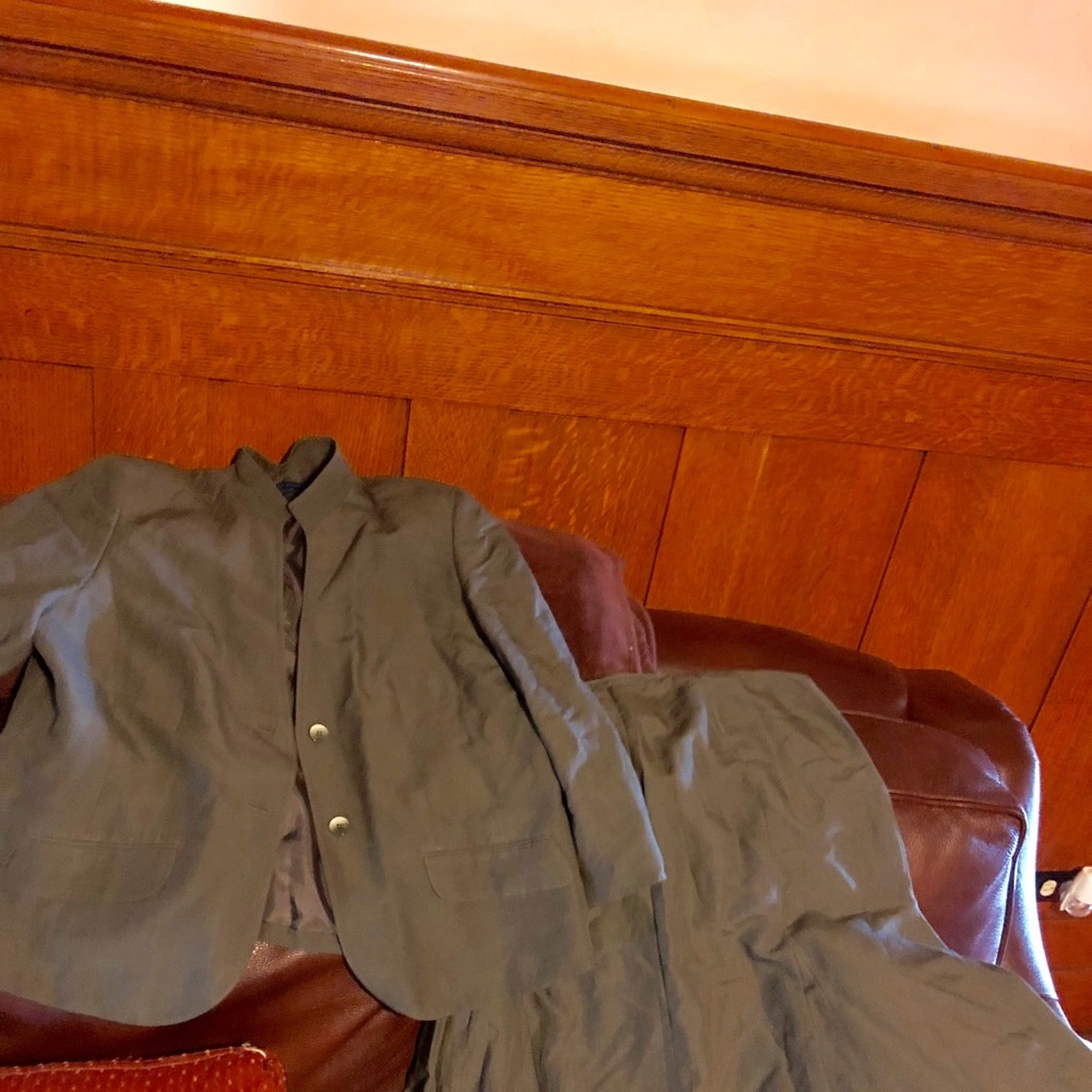 Karen Scott dark gray 2pc suit